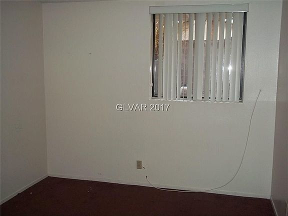 2nd image of 1302 Capri Dr