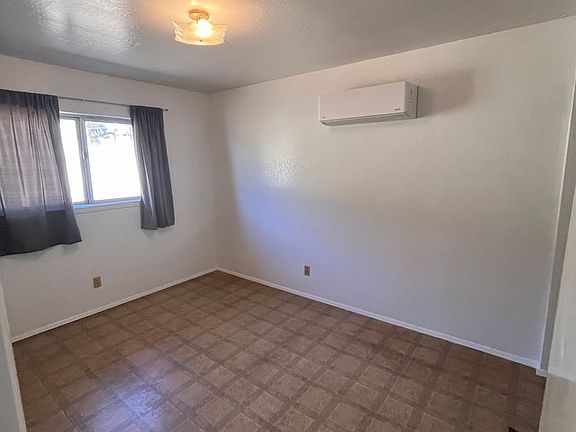 5th image of 10337 Stockton St