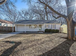 7805 Glenwood St, Overland Park, KS 66204