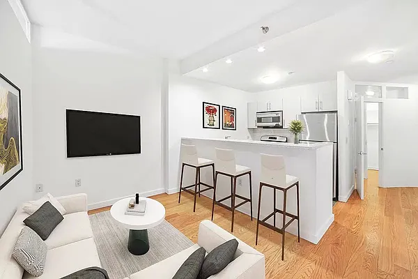 Rented by REAL New York | media 15