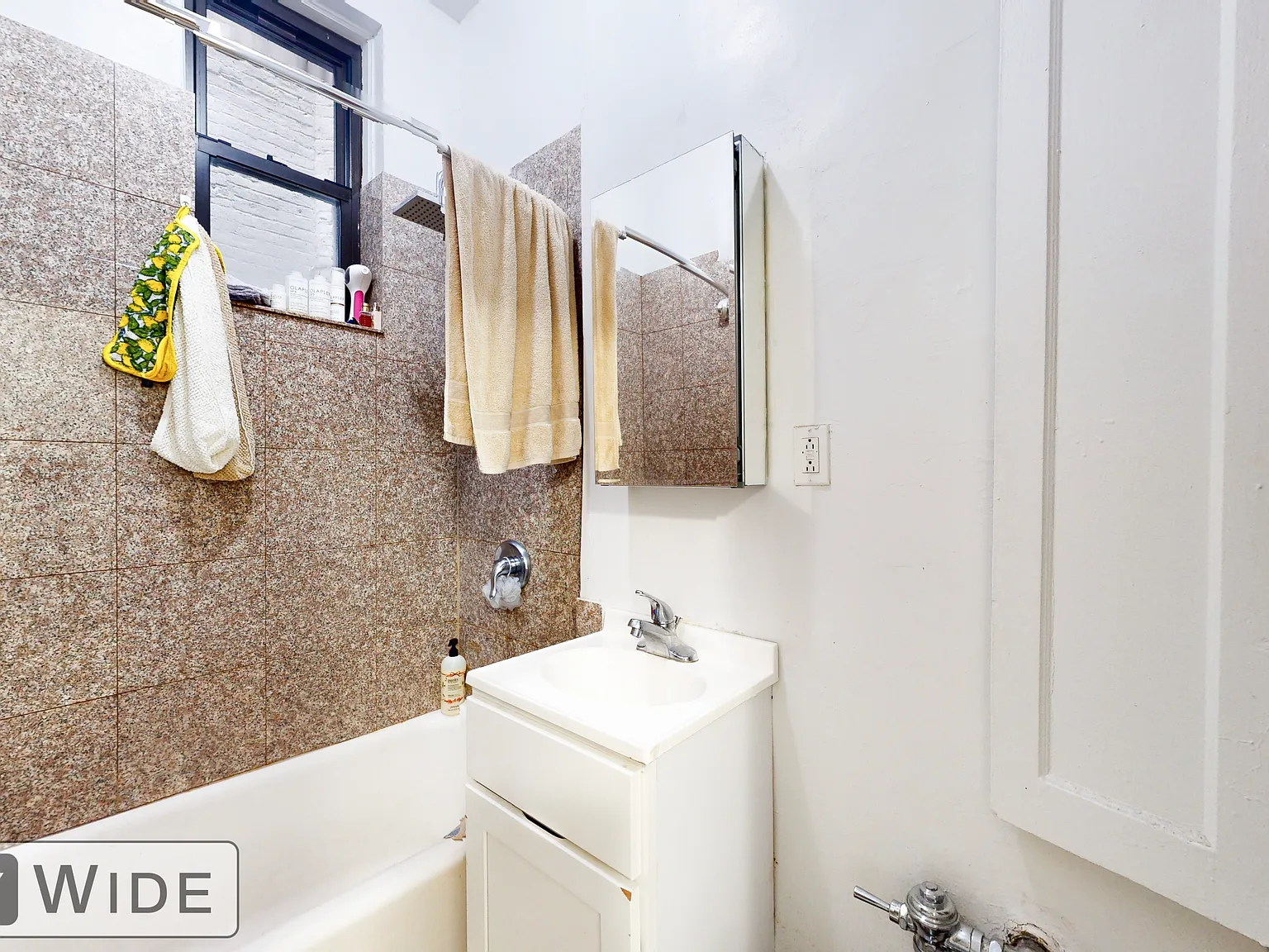 234 East 52nd Street — Photo 4