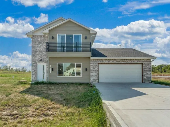 113 S Sycamore St, Valley Center, KS 67147