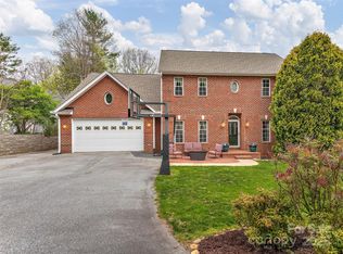 9 Madelyn Ln, Fairview, NC 28730