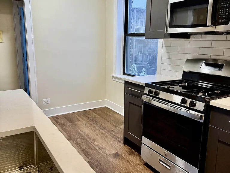 3410 W Carmen Ave #3B — Photo 4