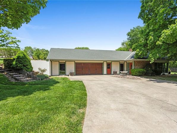 7613 NW Valley Rd, Parkville, MO 64152