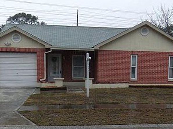 8221 Autumn Oak Ave
