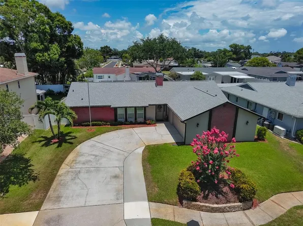 9275 133rd St, Seminole, FL 33776