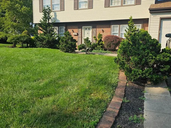 47 Neptune Ln, Willingboro, NJ 08046