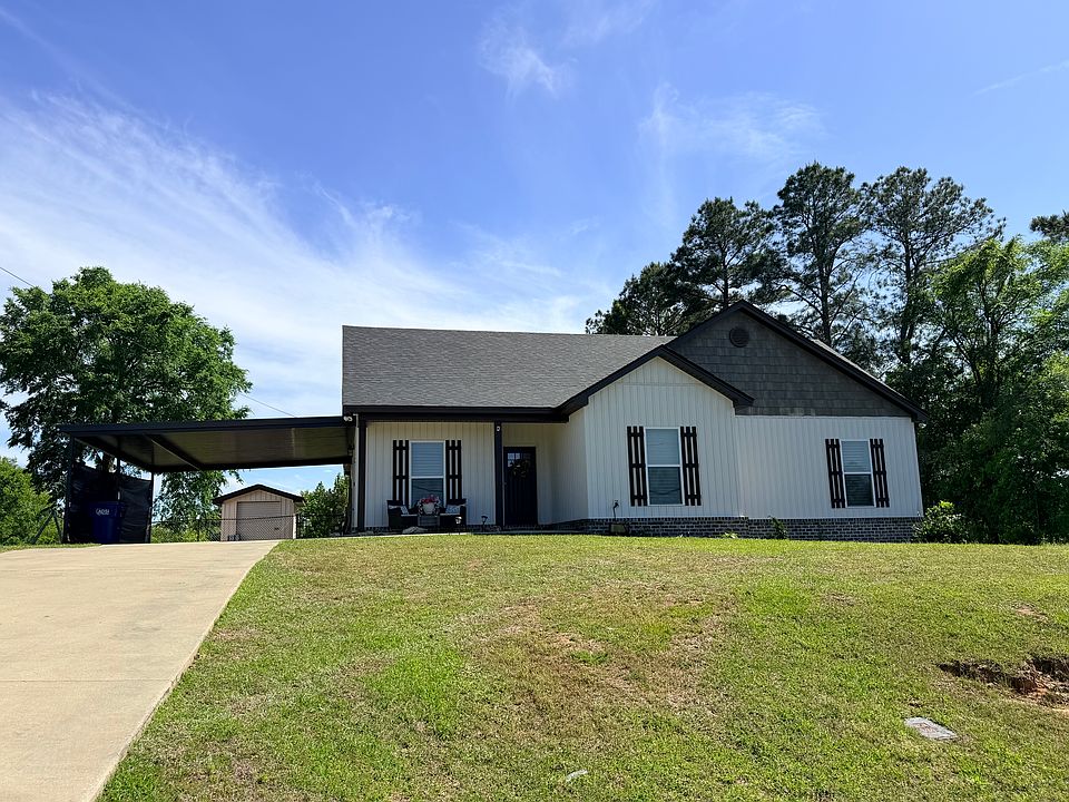 1st image of 10 Shadow Wood Ln