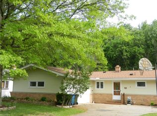 26924 Elizabeth Ln, Olmsted Township, OH 44138