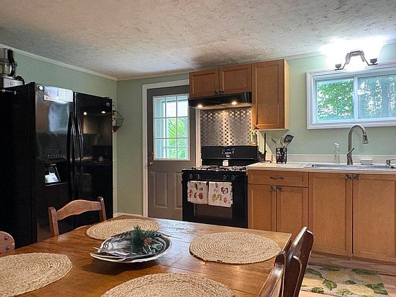 4th image of 137 Jericho Road