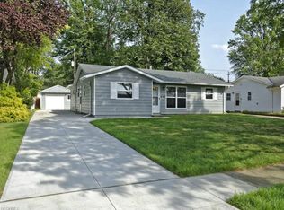 448 Chestnut Dr, Berea, OH 44017
