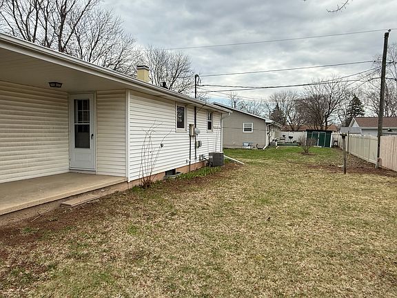 4th image of 2910 Creek Dr