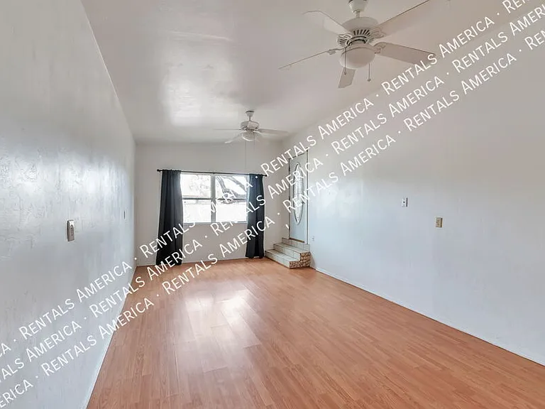 9011 W Floyd St — Photo 10