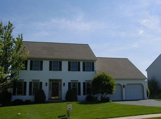 201 Cambridge Dr, Strasburg, PA 17579