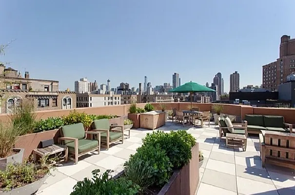 Rented by NextStopNY | media 23