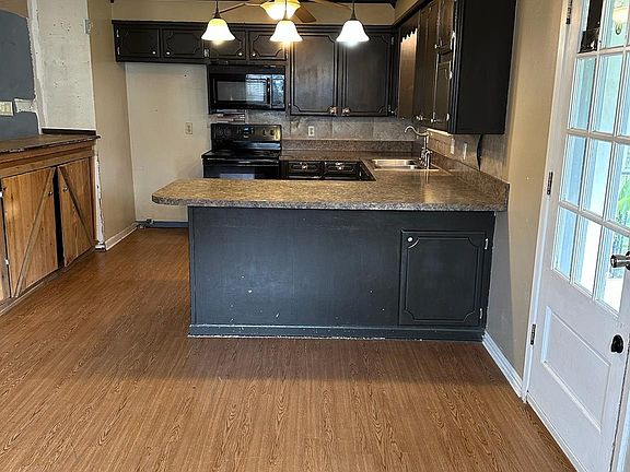 4th image of 244 Hickerson Ave