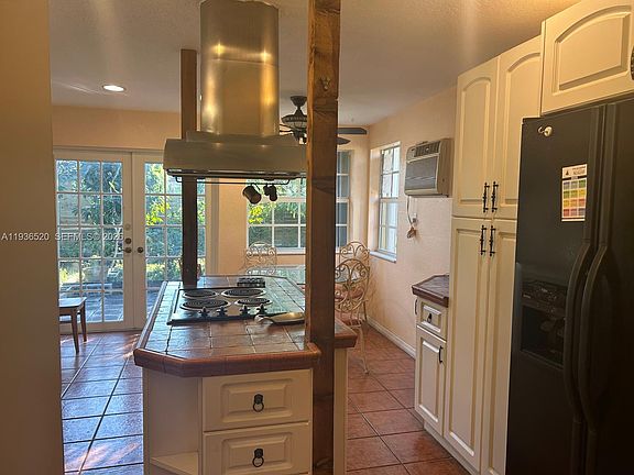5th image of 13800 SW 73rd St