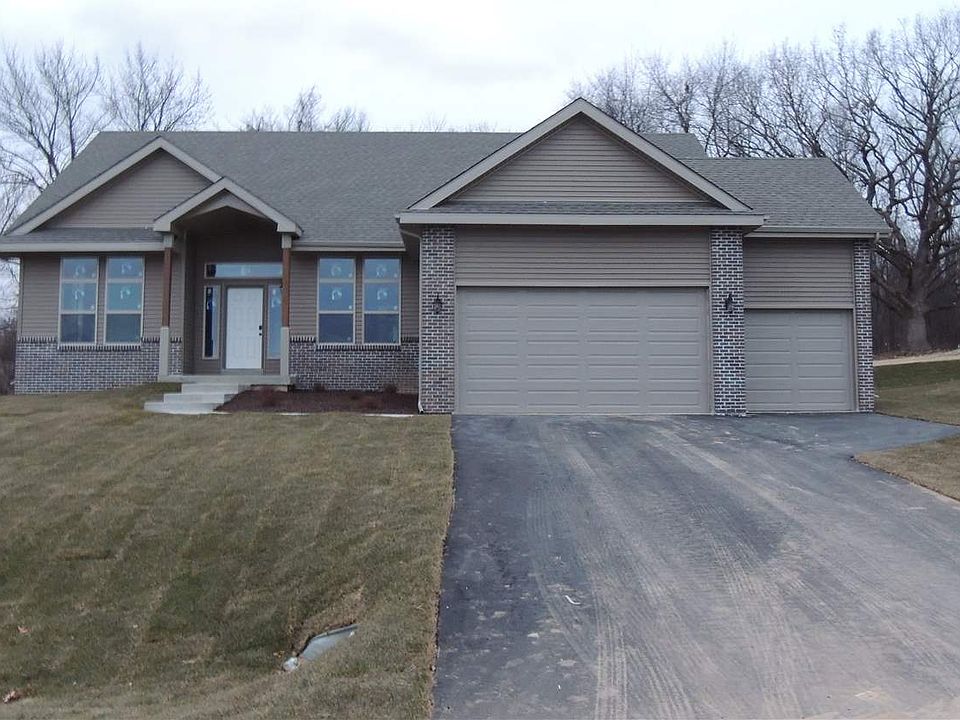 1st image of 701 E Dereck Woods