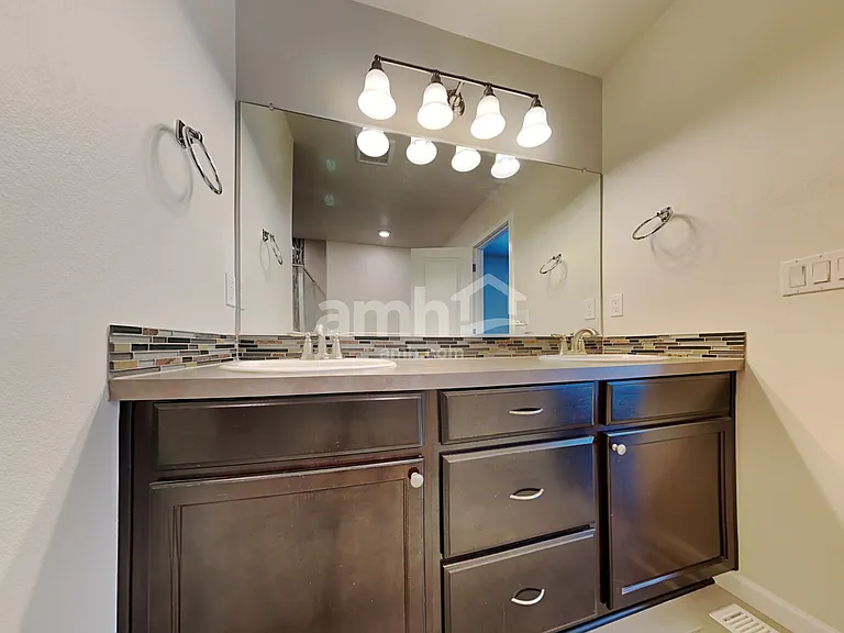 9016 NE 165th Ave — Photo 12