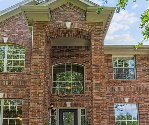 3rd image of 1100 Vanderbilt Cir