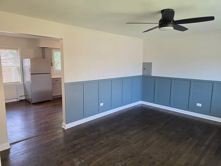 7810 S Escanaba Ave #2B — Photo 8