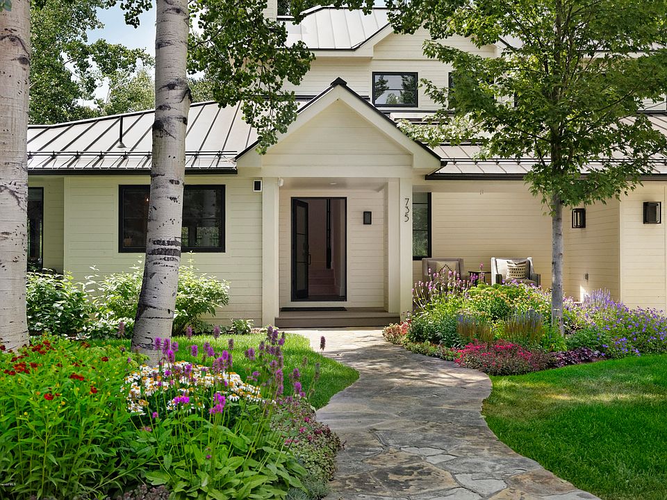 1st image of 735 Castle Creek Dr #1