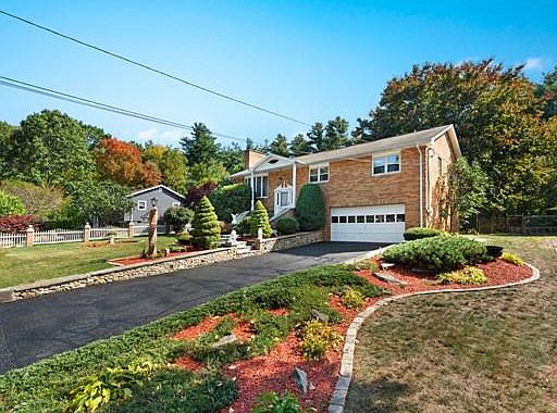 2nd image of 51 Brentwood Dr