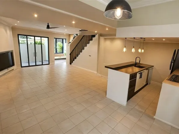 12310 Burbank Blvd APT 12, Valley Village, CA 91607