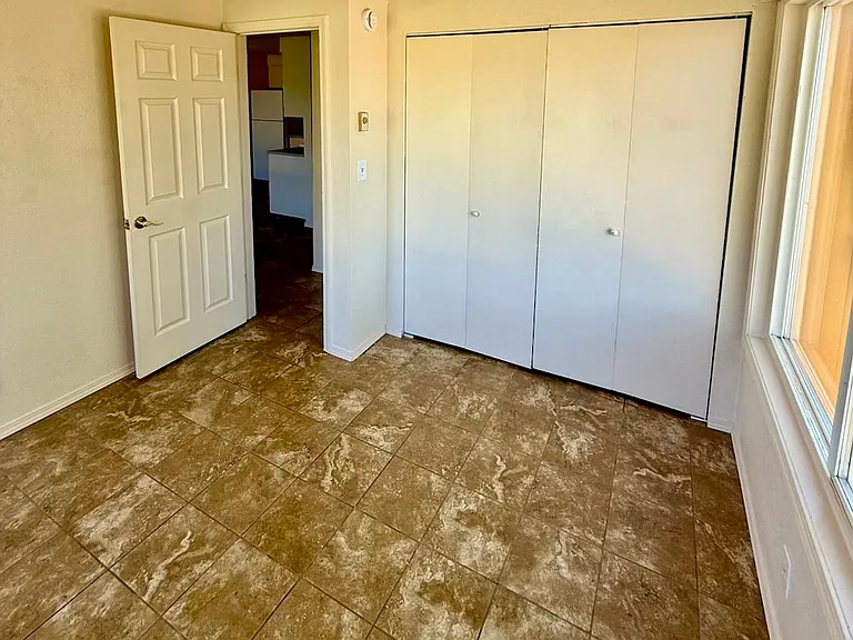 2124 Arthur St #12 — Photo 11