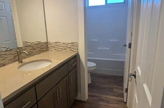 20587 Rolen Ave — Photo 12
