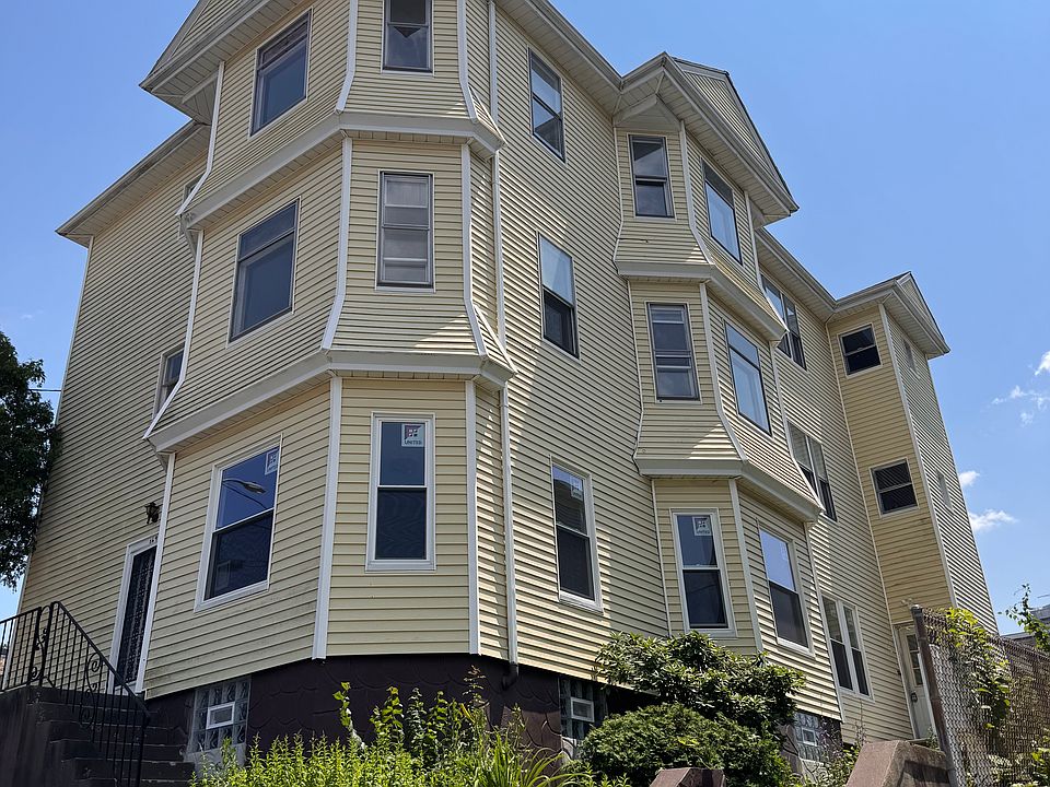 1st image of 169 Walnut St APT 2