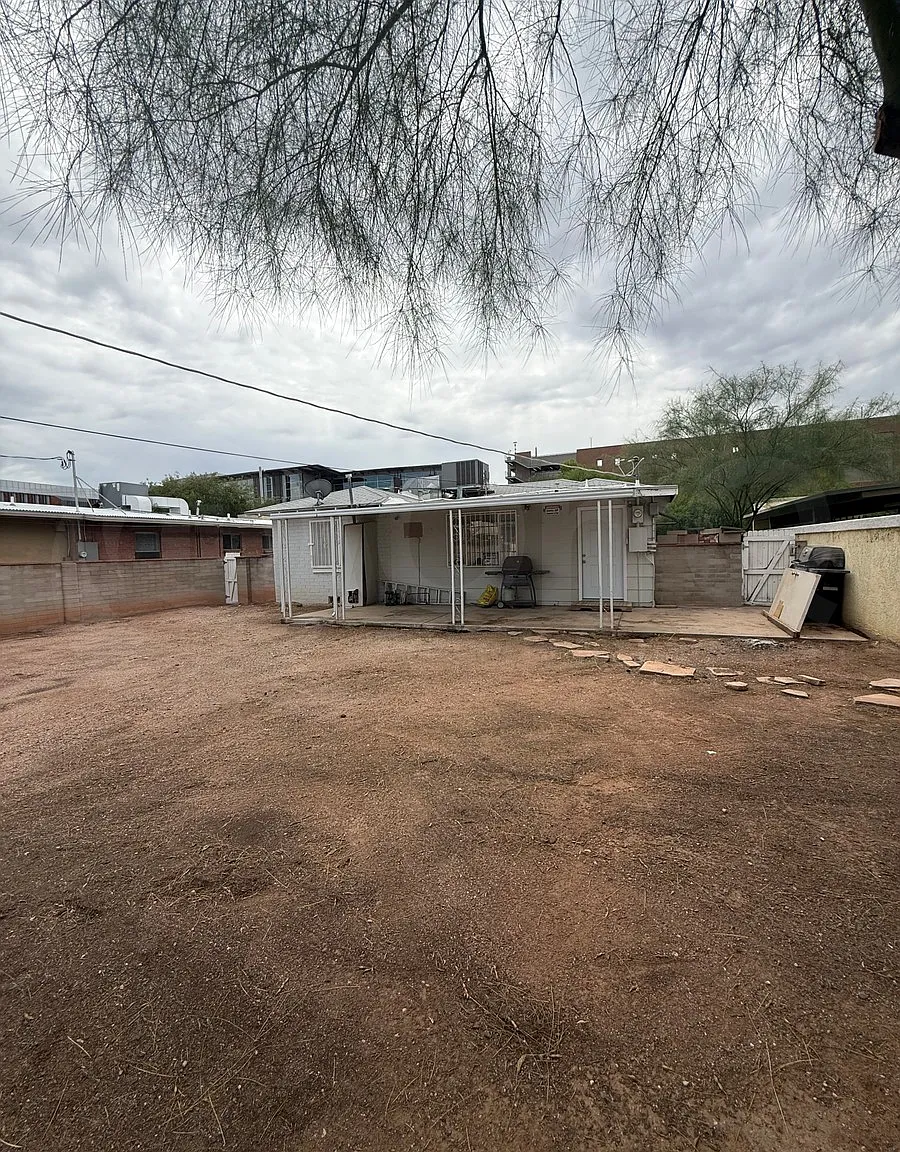 2 bed, 1.0 bath, 930 sqft, $1,575 — Photo 4