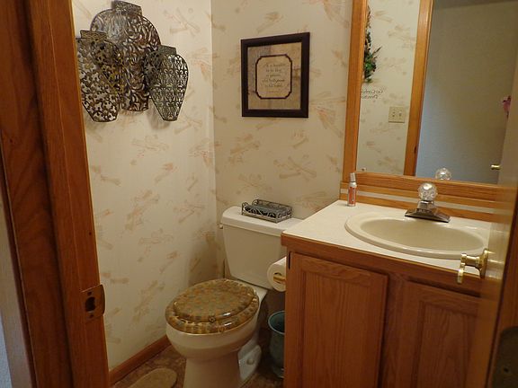 1/2 Bath in front of house