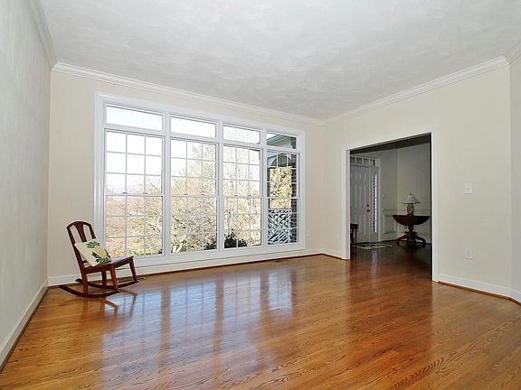 5th image of 1531 Strawberry Mountain Dr