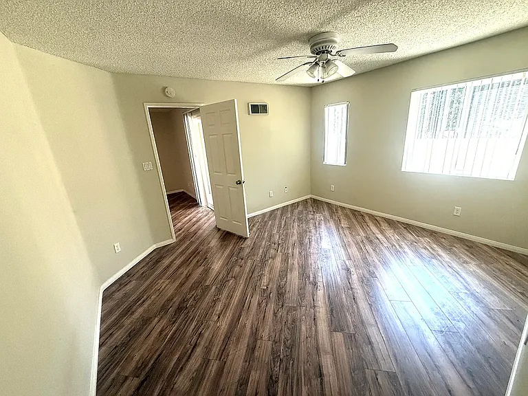 7405 Charmant Dr #1913 — Photo 4
