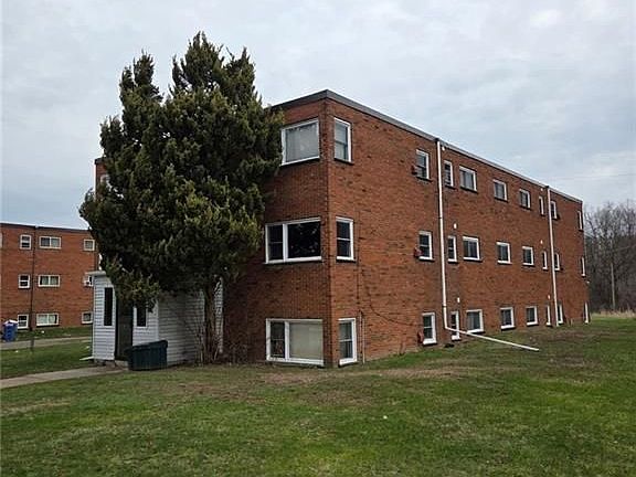 2nd image of 116 King Edward Ave #7