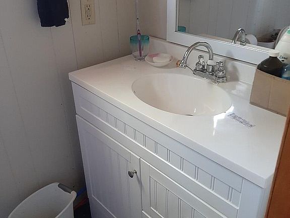 5th image of 348 Camp St