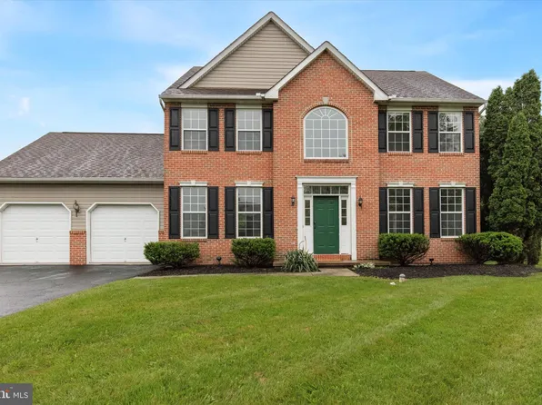 31 Country Dr, Pottstown, PA 19464