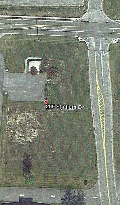 2nd image of 205 Stadium Dr