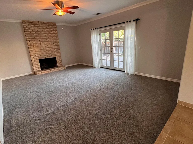 Woodcrest Dr — Photo 8