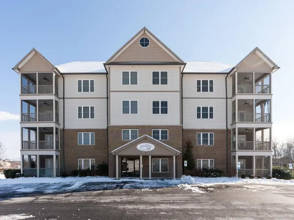 8 Gables East Blvd APT 302, Fishersville, VA 22939