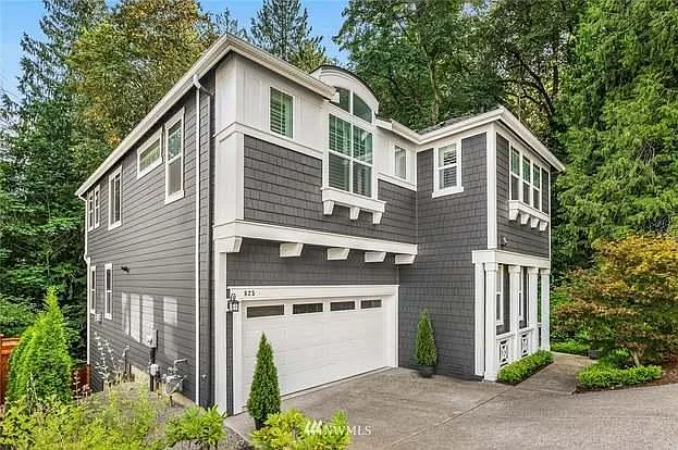 825 224th Ave NE — Photo 2