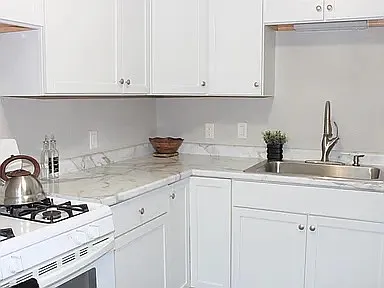 1421 N Adams St — Photo 18
