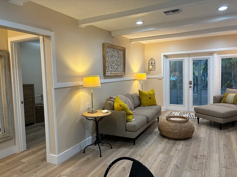 101 Palm Blvd — Photo 10