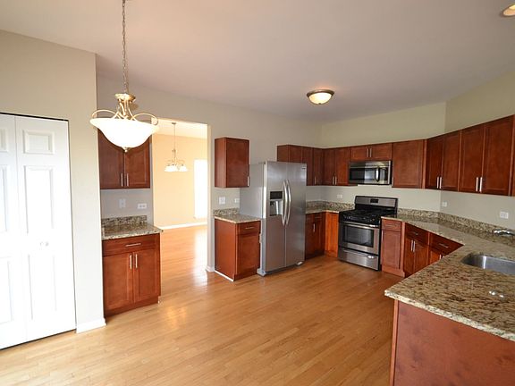 5th image of 227 Cedarfield Dr