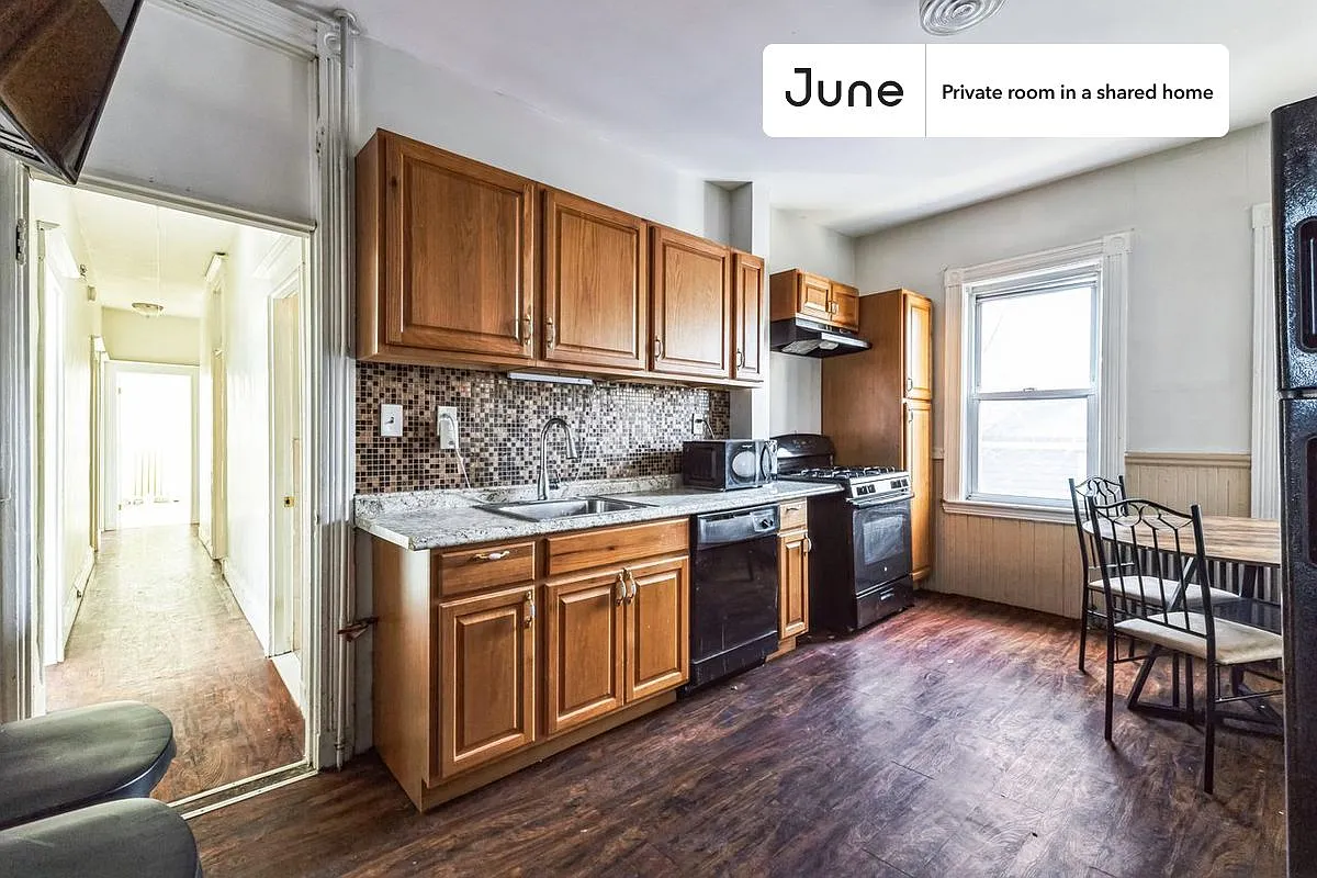 Building Photo - 175 River St #D