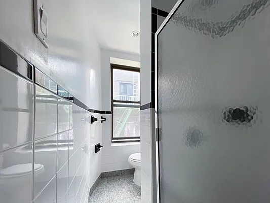 Rented by Kahen Properties | media 14