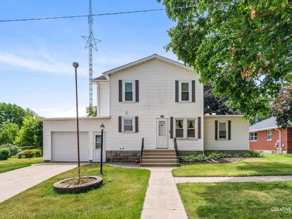 305 E Navaho Ave, Shabbona, IL 60550