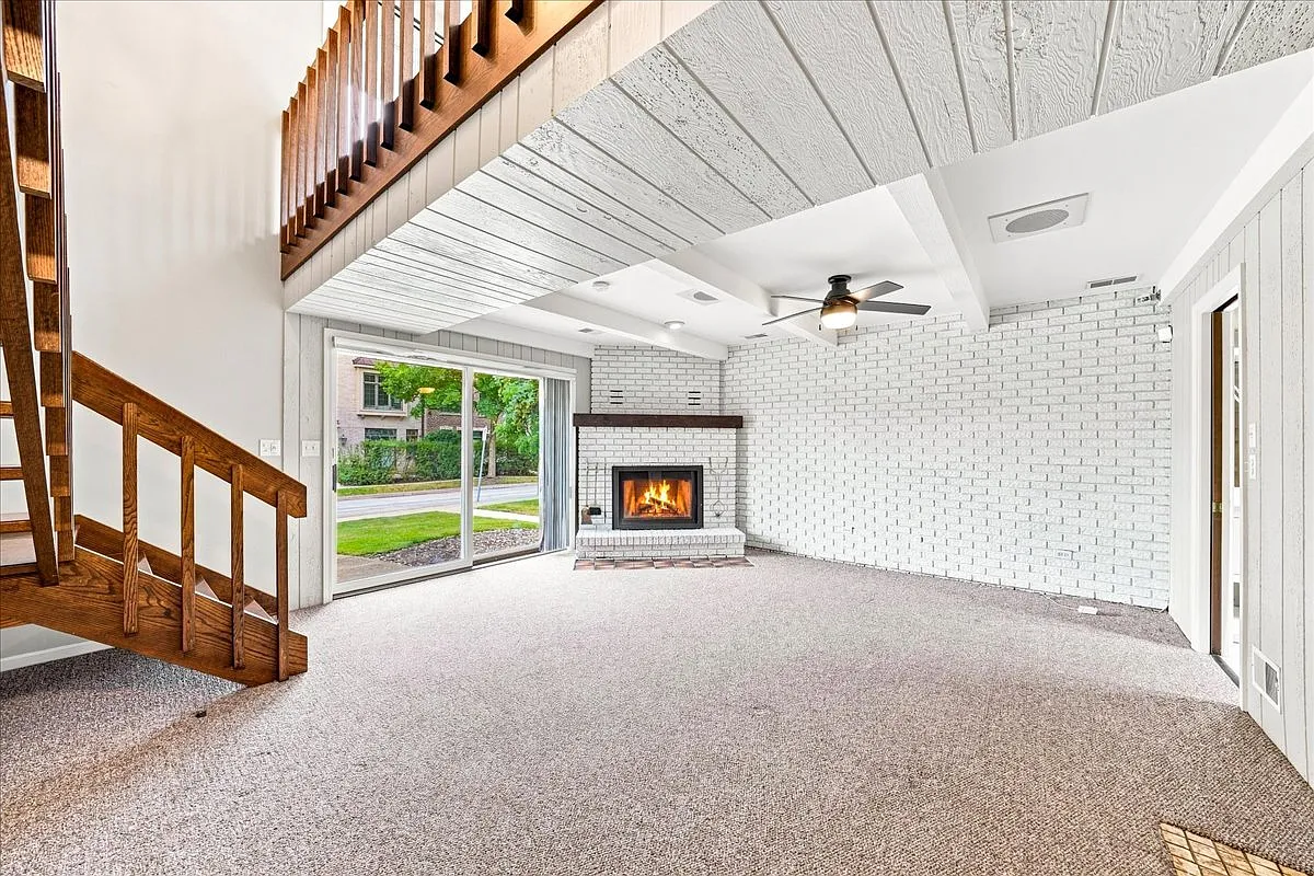 2 bed, 2.5 bath, 1500 sqft, $3,000 — Photo 2
